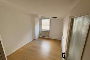 Attraktive 9-Zimmer-Wohnung mit Einbauküche in zentraler Lage von Gelsenkirchen – Fürstinnenstraße 32, 45883 Feldmark, Gelsenkirchen – Vorschaubild 8
