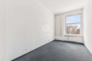Großzügige Altbaueinheit mit sehr hohen Decken und Entwicklungspotenzial in ruhiger, zentraler Lage – Die vollständige Adresse der Immobilie erhältst du vom Anbieter., 10777 Schöneberg, Berlin – Vorschaubild 7