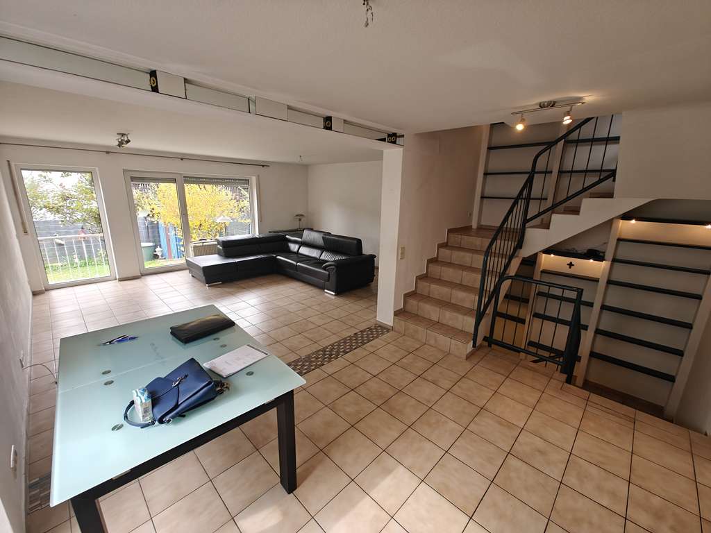 Immobilie in Mauer - Gepflegte Doppelhaushälfte mit Garten, Balkon und ausgebautem Dachgeschoss in ruhiger Lage von Mauer - Bild 3