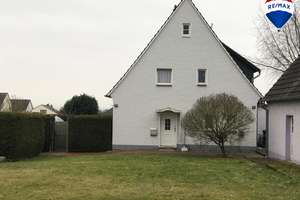 Familienfreundliches modernisiertes Einfamilienhaus in Hüllhorst – Die vollständige Adresse der Immobilie erhältst du vom Anbieter., 32609 Hüllhorst – Vorschaubild 1