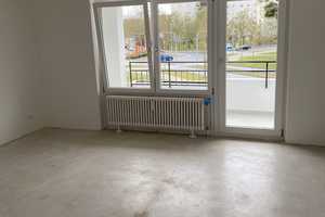Großzügige 3-Zimmer-Wohnung mit Loggia // 1.OG rechts – Stralsunder Ring 1, 38444 Wolfsburg – Vorschaubild 3