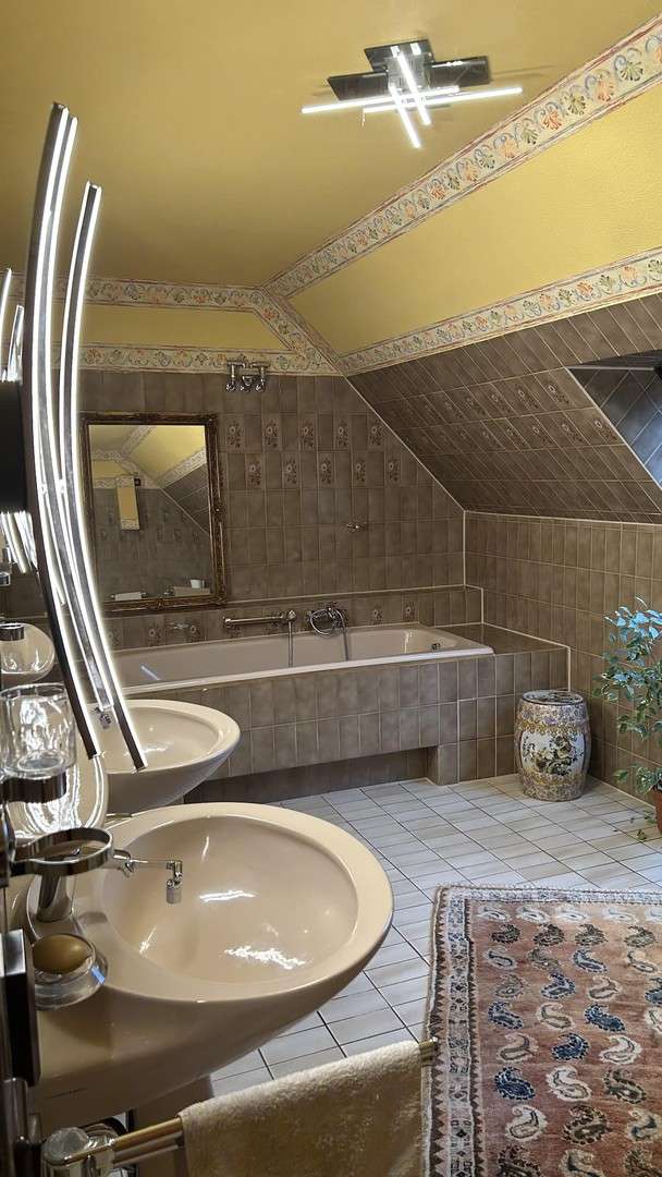 Immobilie in Tangstedt - Attraktive Doppelhaushälfte mit 9 Zimmern in ruhiger Südlage - Bild 6