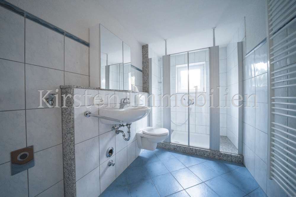 Immobilie in Rosenfeld - Top Lage! Modernes Generationenhaus mit 3 sep. Wohnungen Bj 1993, Doppelgarage! - Bild 1