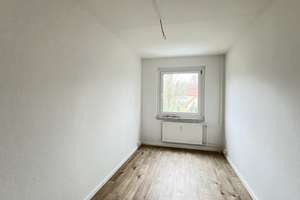 3-Raum-Wohnung, Balkon, Top-Einbauküche + Fernseher geschenkt – Wolgograder Allee 62, 9123 Hutholz, Chemnitz – Vorschaubild 7