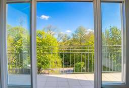 Westbalkon mit Blick ins Grüne