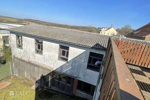 Zweifamilienhaus mit Halle, Werkstatt und Garagen – Die vollständige Adresse der Immobilie erhältst du vom Anbieter., 66399 Mandelbachtal – Vorschaubild 30