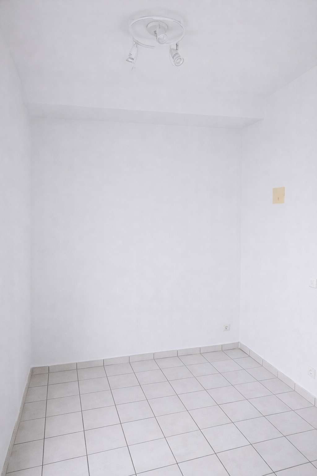 *FREI* Renovieren und Vermieten! 1Z ETW in Nied, Frankfurt am Main – Bild 4