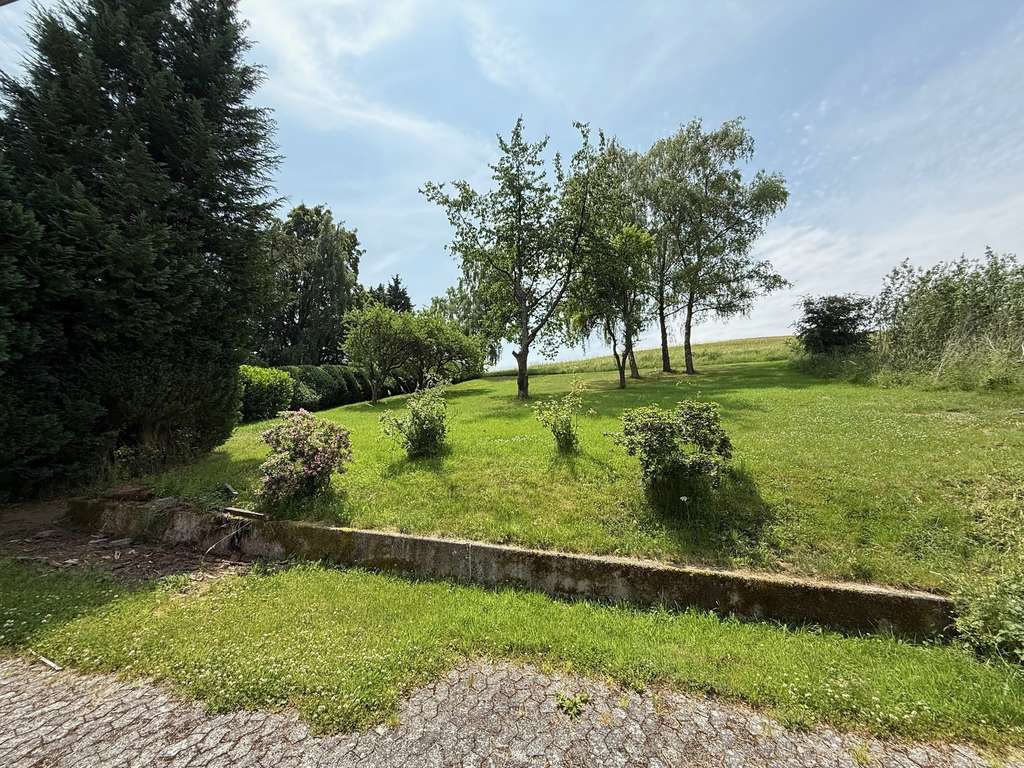 Immobilie in Kempenich - Einfamilienhaus mit großem Garten in schöner Wohnlage - Bild 1