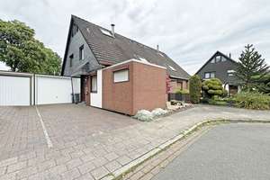 Attraktive Doppelhaushälfte mit ausgebautem Spitzboden in Sackgassenlage in Bremen-Woltmershausen! – Die vollständige Adresse der Immobilie erhältst du vom Anbieter., 28197 Woltmershausen (Ortsteil), Bremen – Vorschaubild 2