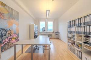 Traumhafte 5 Zimmer Villenetage -viele elegante Details, großer Balkon, Einzelgarage, Panoramablick – Die vollständige Adresse der Immobilie erhältst du vom Anbieter., 70190 Ostheim, Stuttgart – Vorschaubild 12