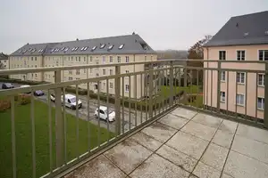 Charmante 3-Raum-Wohnung mit Balkon und lichtdurchflutetem Tageslichtbad in Chemnitz-Ebersdorf – Erich-Steinfurth-Straße 19, 9131 Chemnitz – Vorschaubild 12