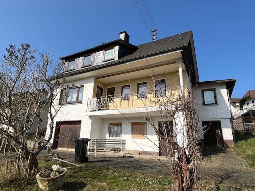 Immobilie in Mudersbach - Schickes Zweifamilienhaus in Mudersbach-OT mit viel Potenzial zu verkaufen! - Bild 2