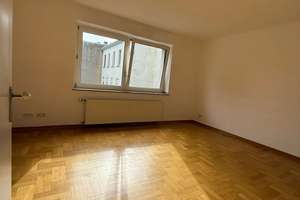 Freundliche 3-Zimmer-Wohnung mit 102 qm in Krefeld – Ostwall 53, 47798 Cracau, Krefeld – Vorschaubild 3