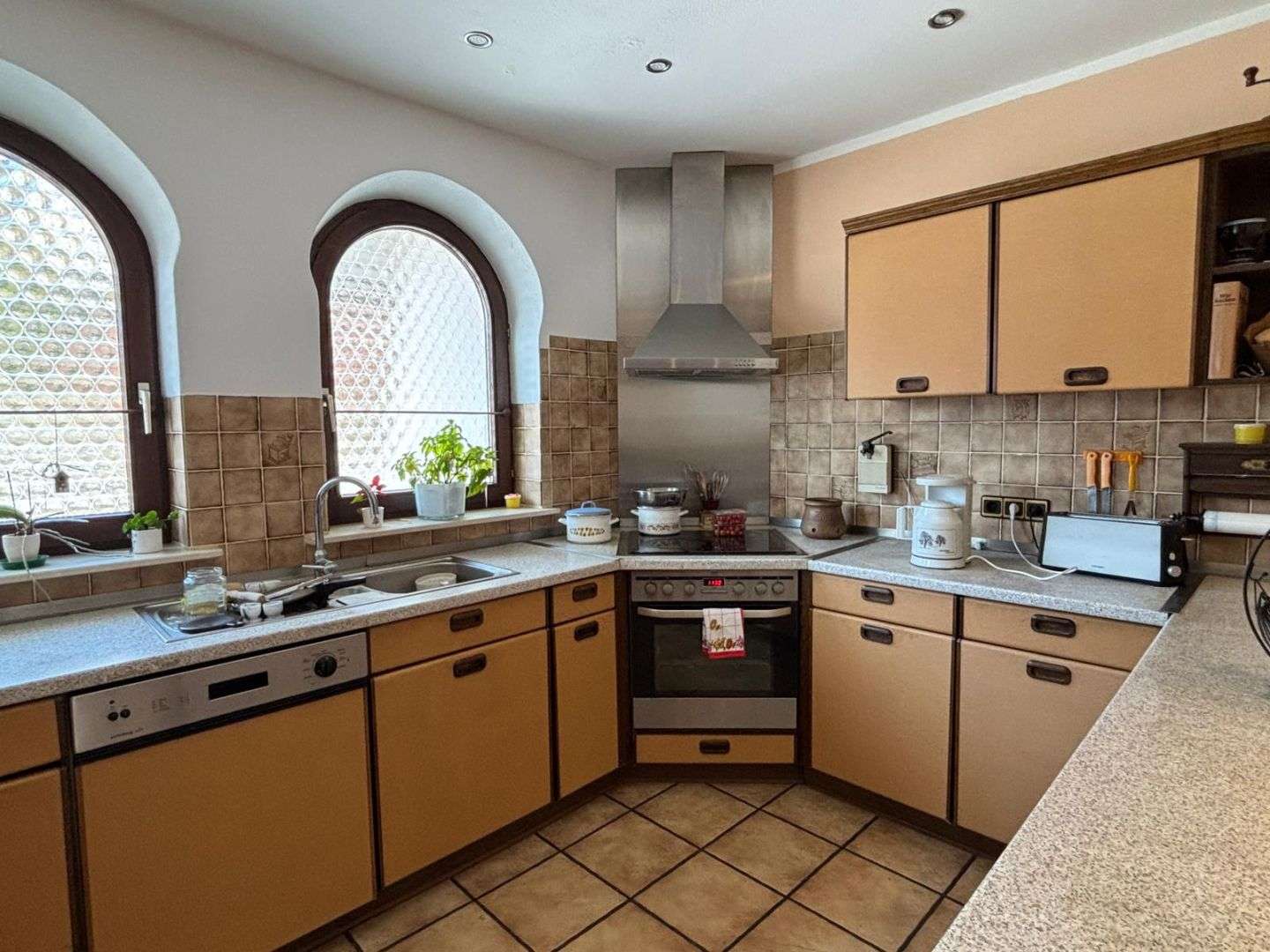 Immobilie in Eschau - Großzügiges Zuhause mit Weitblick in Eschau – ideal für Familien und Mehrgenerationen - Bild 2