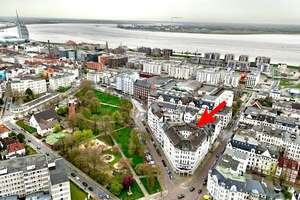 Traumhafte 4 Zimmer Wohnung mit Durchgangszimmer und großem Balkon am Martin Donandt Platz – Die vollständige Adresse der Immobilie erhältst du vom Anbieter., 27568 Mitte, Bremerhaven – Vorschaubild 2