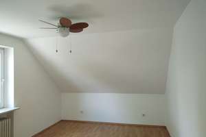 Renovierte Dachgeschoßwohnung in Aubing * ab sofort *  – Die vollständige Adresse der Immobilie erhältst du vom Anbieter., 81243 Aubing-Süd, München – Vorschaubild 3
