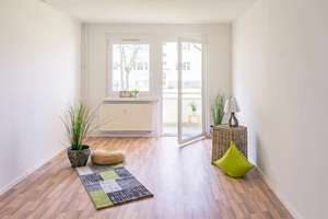 Service-Wohnen in ruhiger Wohnanlage – Waldenburger Str. 36, 9116 Altendorf, Chemnitz – Vorschaubild 1