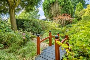 Hamburg-Sasel: Vielseitiges Einfamilienhaus mit traumhaftem, von Hagenbeck inspiriertem Garten – Die vollständige Adresse der Immobilie erhältst du vom Anbieter., 22393 Sasel, Hamburg – Vorschaubild 50