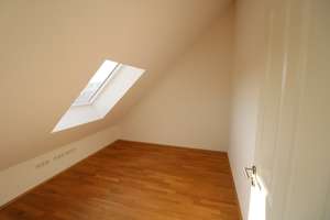 Exklusives Penthouse mit großer Dachterrasse, Kamin, EBK & Aufzug – Wohnen über den Dächern von Le – William-Zipperer-Straße 37, 4177 Altlindenau, Leipzig – Vorschaubild 9