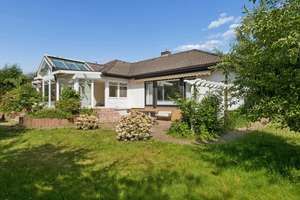 Großzügiger Bungalow auf 967 qm mit Premium-Wintergarten, moderner Hybrid-Wärmepumpe und ca. 335  – Die vollständige Adresse der Immobilie erhältst du vom Anbieter., 22045 Jenfeld, Hamburg – Vorschaubild 4