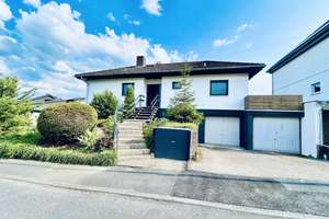 Renovated single family house, 3-bedrooms, 1.5bathrooms, 2 garages, kitchen,  yard , 500mbit/s incl.