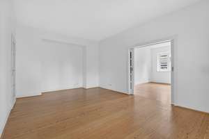 Traumlage Südstadt, im 1. OG: Stilvolle 4-Zimmer-Wohnung, mit 2 Balkonen und Blick ins Grüne! – 30173 Südstadt, Hannover – Vorschaubild 5