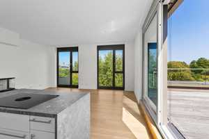 Modernes Penthouse mit Weitblick – 46m² Traumterrasse, Kamin & Blick auf den Fernsehturm – Stallschreiberstrasse 27, 10117 Berlin – Vorschaubild 6