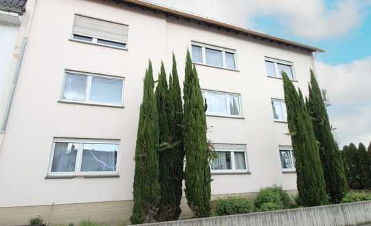 Großzügige 4-Zimmer-Wohnung mit Stellplatz und Keller im Hochparterre