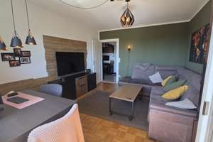 Bezugsfreie, gepflegte 2-Zimmer-Wohnung mit Balkon; ohne Maklercourtage; Erbbaurecht bis 2061 – Feldmochinger Str. 37, 80993 Alt-Moosach, München – Vorschaubild 2
