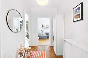Stuttgart Süd, stilvolle 3 Zimmer Wohnung in stadtnaher, sonniger Villenlage – Sonnenbergstraße 31, 70184 Dobel, Stuttgart – Vorschaubild 5