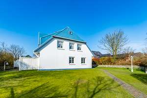 Gepflegtes Mehrfamilienhaus in guter Lage unweit vom Morsum Kliff – Die vollständige Adresse der Immobilie erhältst du vom Anbieter., 25980 Sylt (Gemeinde) – Vorschaubild 25