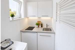 Modernisiertes Apartment mit Balkon – 60435 Preungesheim, Frankfurt am Main – Vorschaubild 2