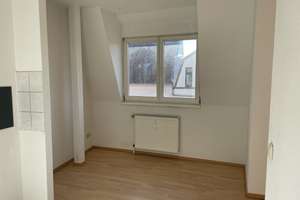 2- Zimmer Dachgeschoss-Wohnung mit Stellplatz in Stadtfeld – Uhlandstraße 9, 39108 Stadtfeld Ost, Magdeburg – Vorschaubild 5