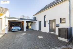 Ihr Traumhaus wartet! Modernes Haus / DHH in Lichtenwald: Top ausgestattet, Doppelgarage & EBK – Esslingen (Kreis) – Vorschaubild 1