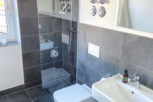 Lichtdurchflutete 4-Zi. Traumwohnung mit Einbauküche, 2 Bädern & großem Balkon,Tiefgarage und Keller – Lehrberger Str. 56, 90431 Gaismannshof, Nürnberg – Vorschaubild 12
