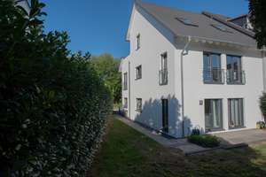 Ein Zuhause mit außergewöhnlichen Möglichkeiten -  stilvolles Zweifamilienhaus in Frankfurt-Harheim – 60437 Harheim, Frankfurt am Main – Vorschaubild 19