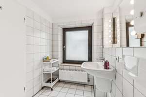 Traumhaft schöne und moderne 3 Zimmer Jugendstilwohnung in KR-Stadtmitte!! – Die vollständige Adresse der Immobilie erhältst du vom Anbieter., 47798 Stadtmitte, Krefeld – Vorschaubild 16
