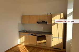 IMMOBERLIN.DE - Perfekt in Kreuzberg! Renovierte Altbauwohnung mit ruhigem Südwestbalkon – Die vollständige Adresse der Immobilie erhältst du vom Anbieter., 10999 Kreuzberg, Berlin – Vorschaubild 4