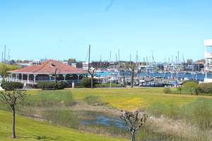 Logenplatz an der Trave - Helle großzügige 2,5-Zimmerwohnung  zwischen Natur und Hafenflair – 23570 Travemünde, Lübeck – Vorschaubild 10