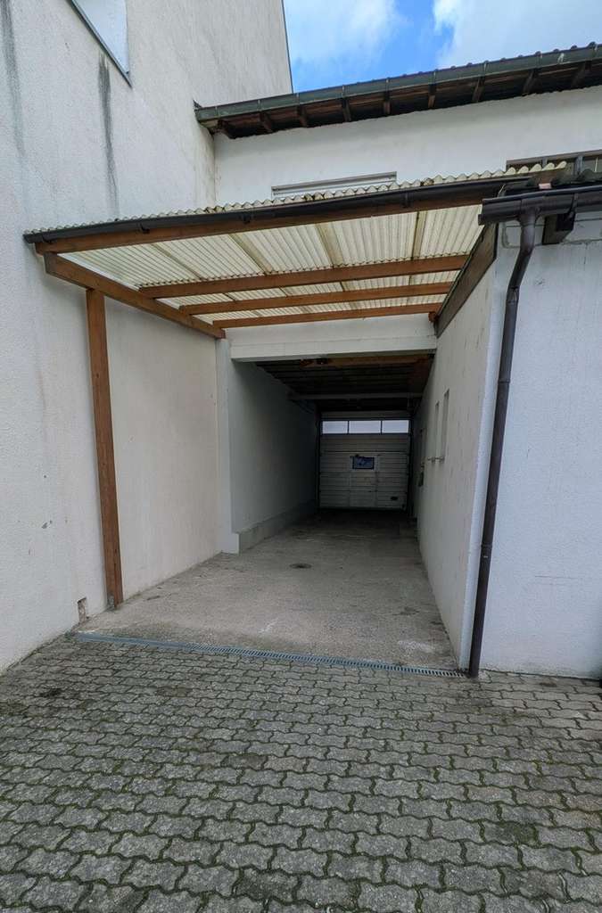 Immobilie in Oberhausen-Rheinhausen - 990 m² voller Möglichkeiten Zweifamilienhaus & Bauplatz - Bild 4