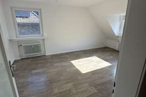 Wohnen mit Charakter: 2,5-Zimmer-Dachgeschosswohnung in Essen – frankenstraße 233, 45134 Stadtwald, Essen – Vorschaubild 3