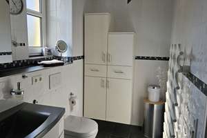 komplett möbliert: 3-Zimmer-Maisonette-Wohnung plus Hobbyraum mit Privatgarten – Die vollständige Adresse der Immobilie erhältst du vom Anbieter., 81739 Waldperlach, München – Vorschaubild 12