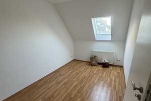 Modernisierte 3-Zimmer-Wohnung mit Einbauküche in Wiesbaden – Yorckstraße 17, 65195 Wiesbaden – Vorschaubild 4