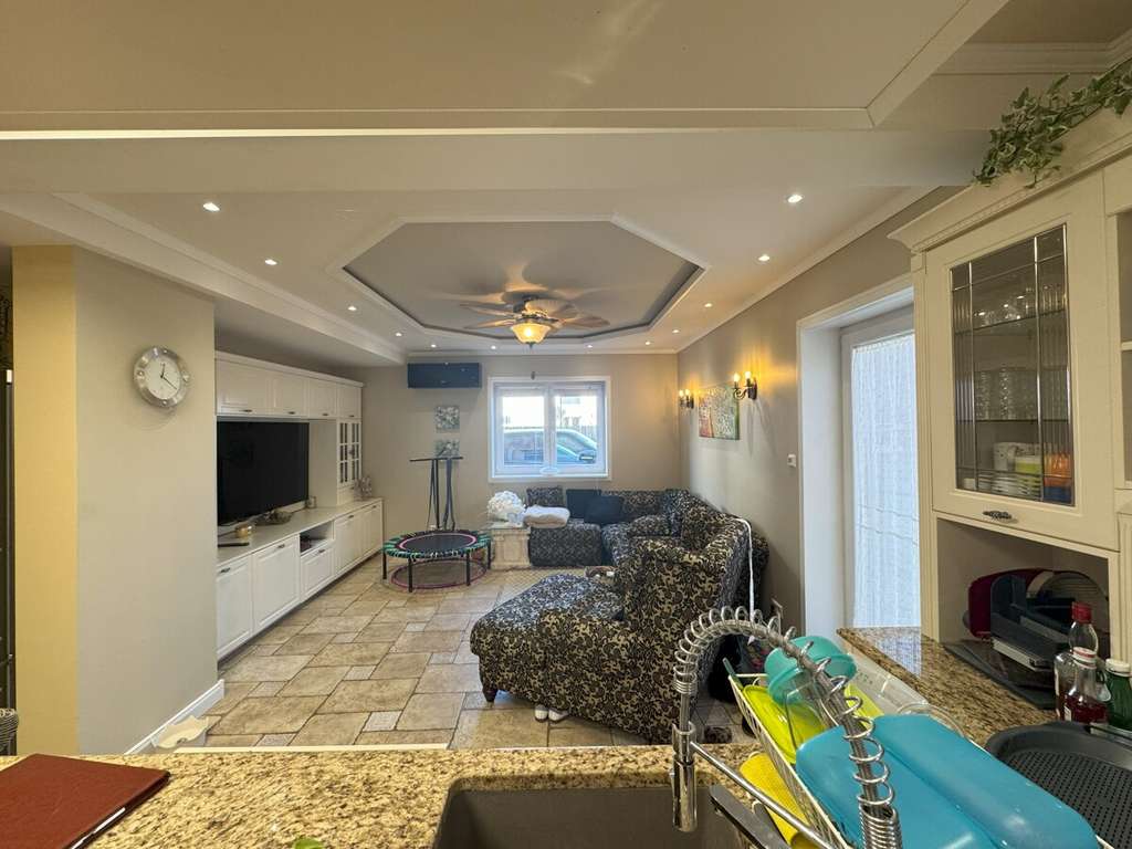 Immobilie in Gengenbach - Wohnen und arbeiten auf einer Etage! -Außenstellplätze, Doppelgarage- - Bild 2