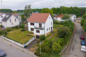 Zuhause mit Sonne, Garten und Potenzial – Die vollständige Adresse der Immobilie erhältst du vom Anbieter., 66450 Bexbach – Vorschaubild 1