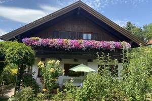 Ein ganzes Haus zum Verlieben 
Schöner WOHNEN – 5 Gehminuten zur S-Bahnstation – Die vollständige Adresse der Immobilie erhältst du vom Anbieter., 82340 Feldafing – Vorschaubild 1
