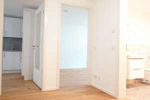 Gemütliche 2-Zimmer-Souterrainwohnung mit Gartenanteil und hochwertigem Wohnkomfort – Josef-Beiser-Straße 30, 81737 Altperlach, München – Vorschaubild 2