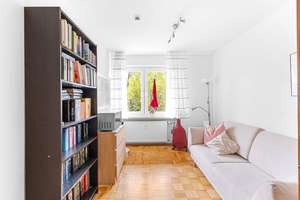 Selbstbezug trifft Stadtoase – modernisiertes ZFH mit Balkon, PV-Anlage und Gartenidylle in Top-Lage – Die vollständige Adresse der Immobilie erhältst du vom Anbieter., 93051 Kumpfmühl-Ziegetsdorf-Neuprüll, Regensburg – Vorschaubild 24