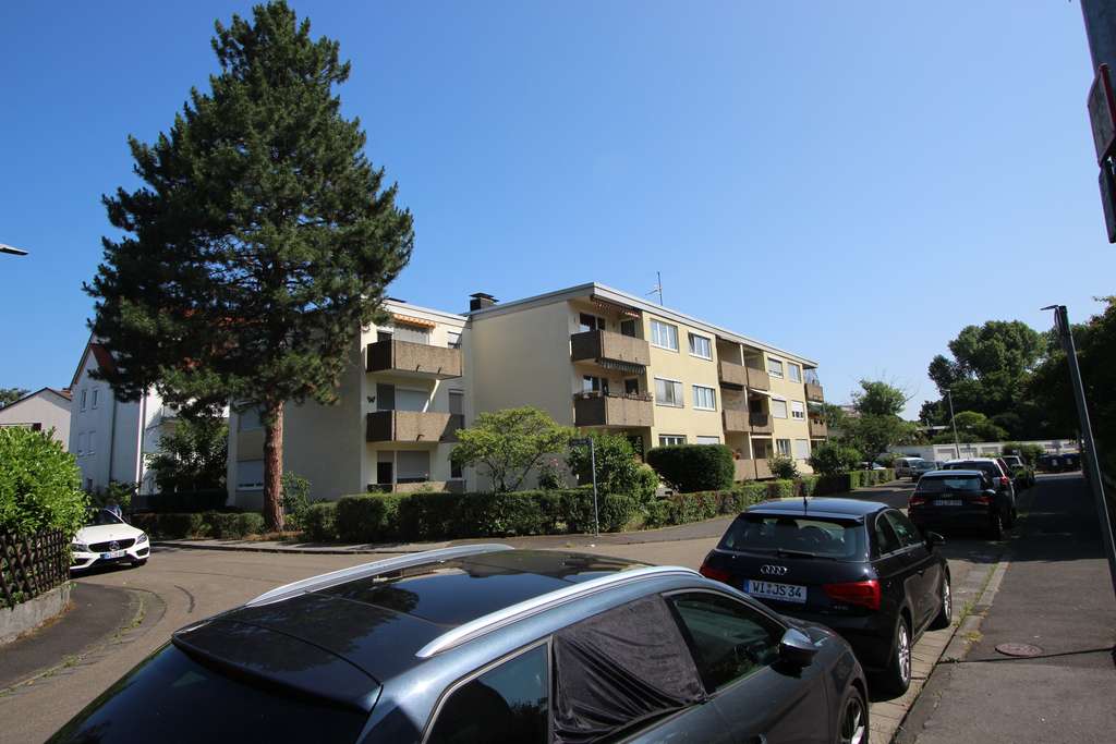 Charmante 2,5-Zimmer Wohnung mit Balkon in Wiesbaden-Kostheim