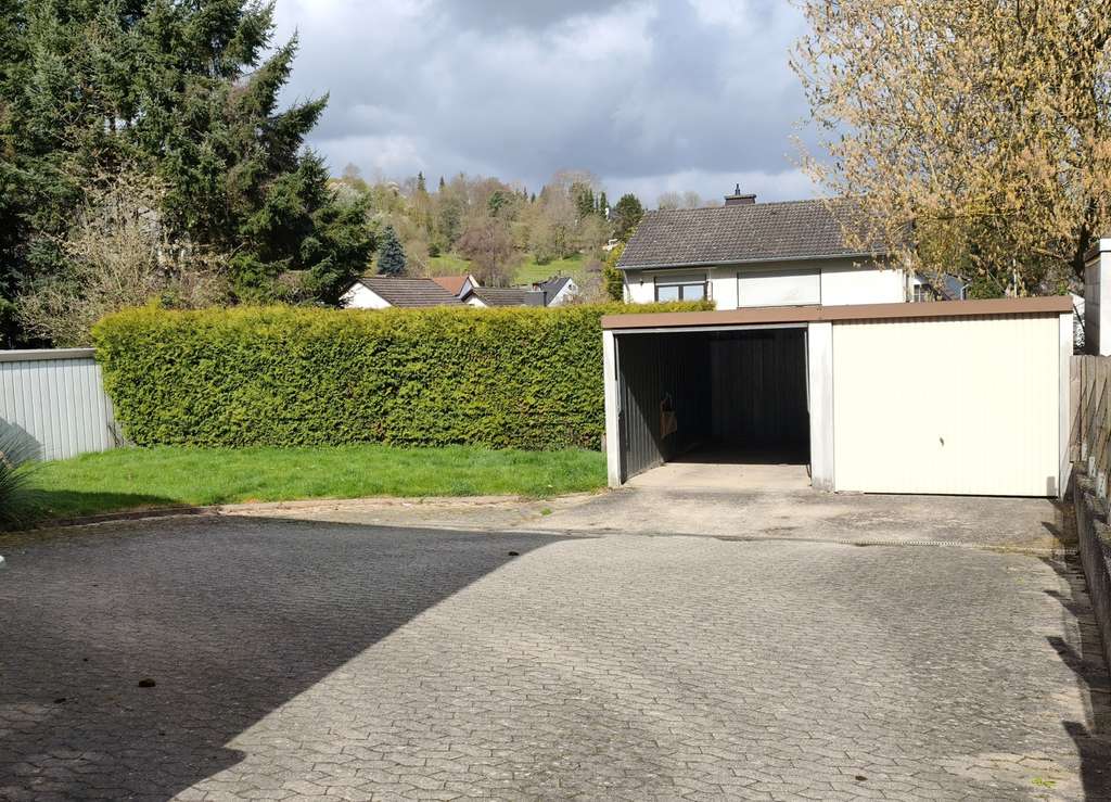 Immobilie in Sinzig - Gepflegtes 2 Familienhaus mit Garten und 2 Garagen in zentraler Lage mit Aussicht - Bild 3